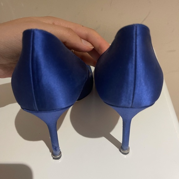 Manolo Blahnik Hangisi - Picture 10 of 11